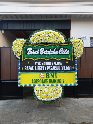 Papan Bunga Duka di Pangkalan Mansur