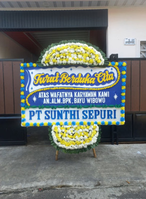 Papan Bunga Duka di Pangkalan Mansur