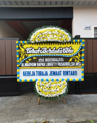 Papan Bunga Duka di Pangkalan Mansur