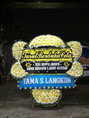 Papan Bunga Duka di Pangkalan Mansur